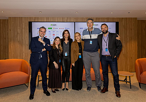 Dircom CVM analiza el impacto del Digital Signage en la nueva era de la comunicación corporativa