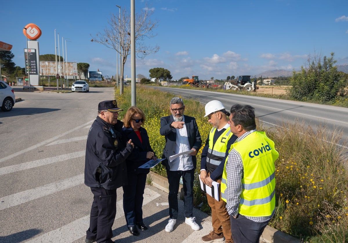 Aviso de «retenciones en las horas punta» en el vial que une Benidorm con l'Albir
