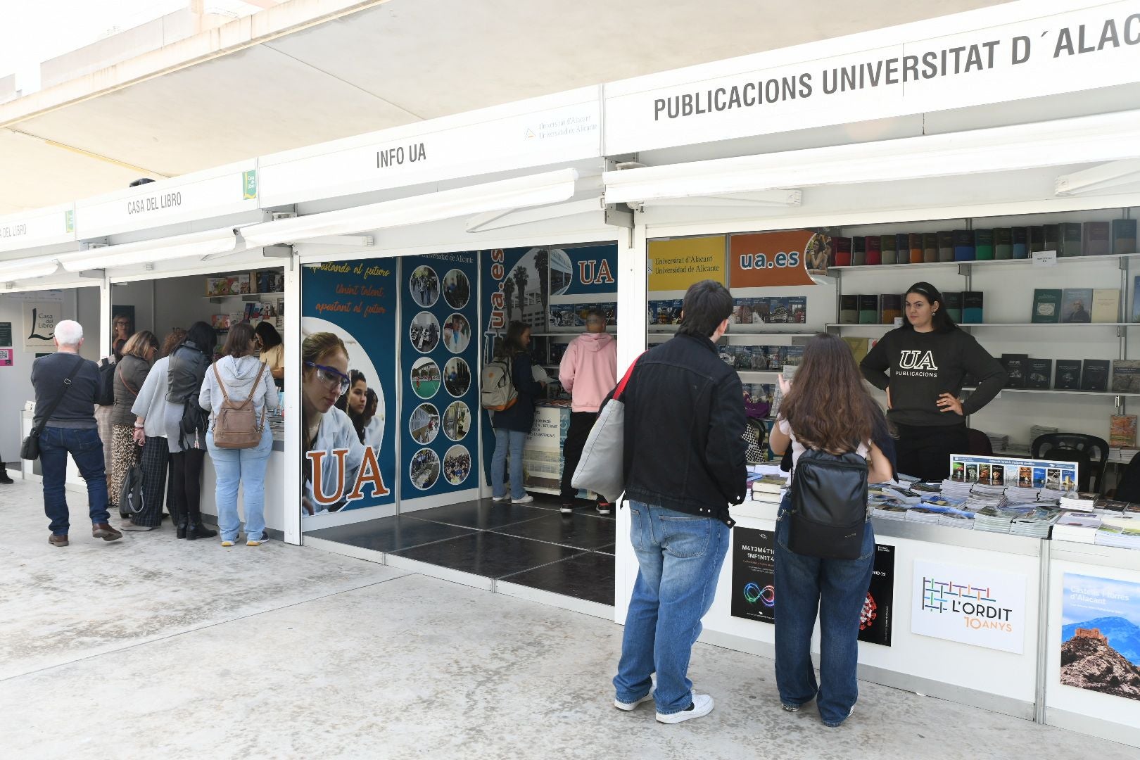 Pistoletazo de salida a la Feria del Libro de Alicante