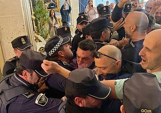 Momentos de tensión en el Pleno de Alicante.