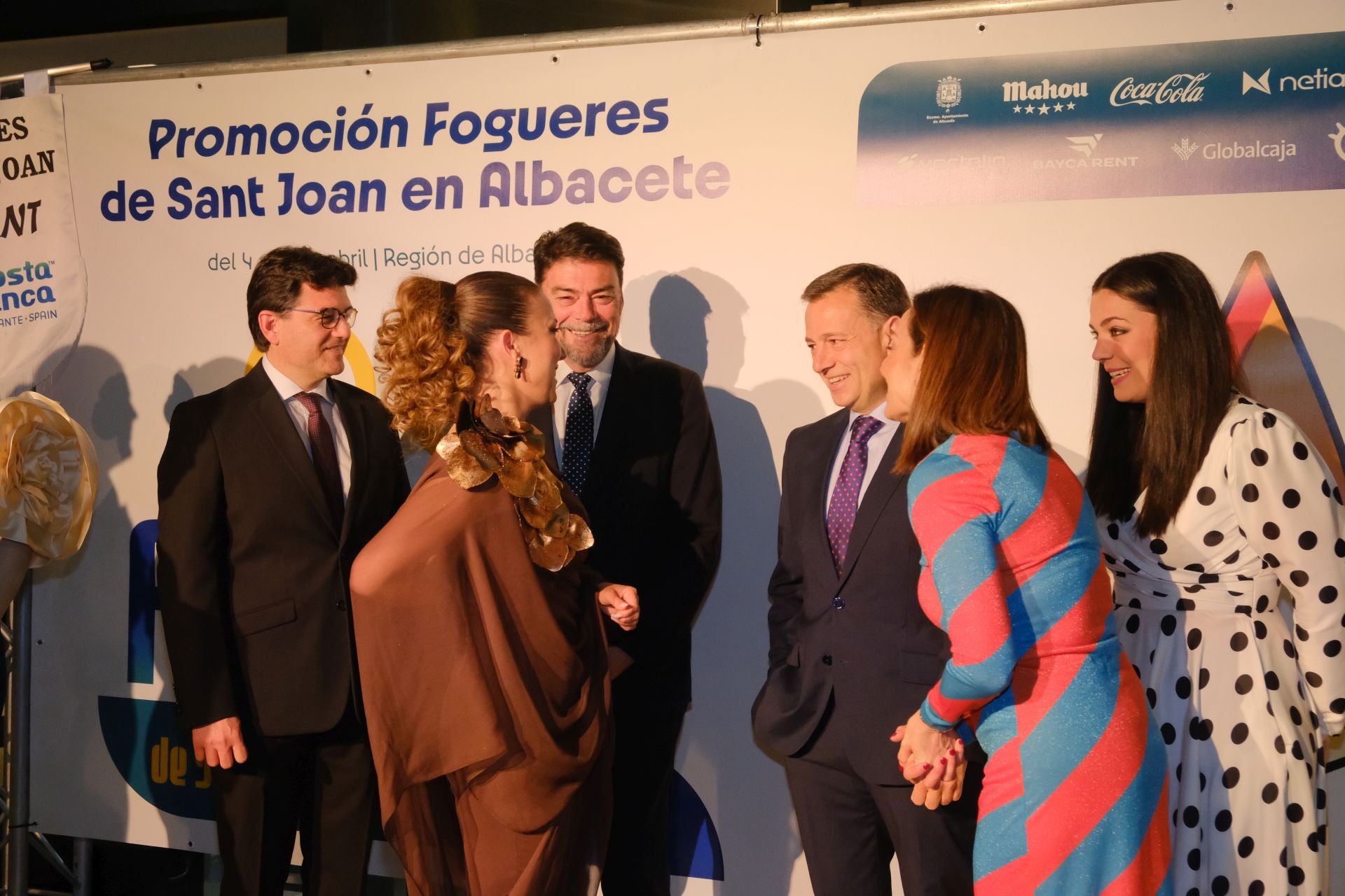 Las candidatas a bellea del foc de Alicante lucen sus mejores galas en Albacete