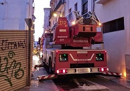 Camión de bomberos en la actuación de Alcoy.