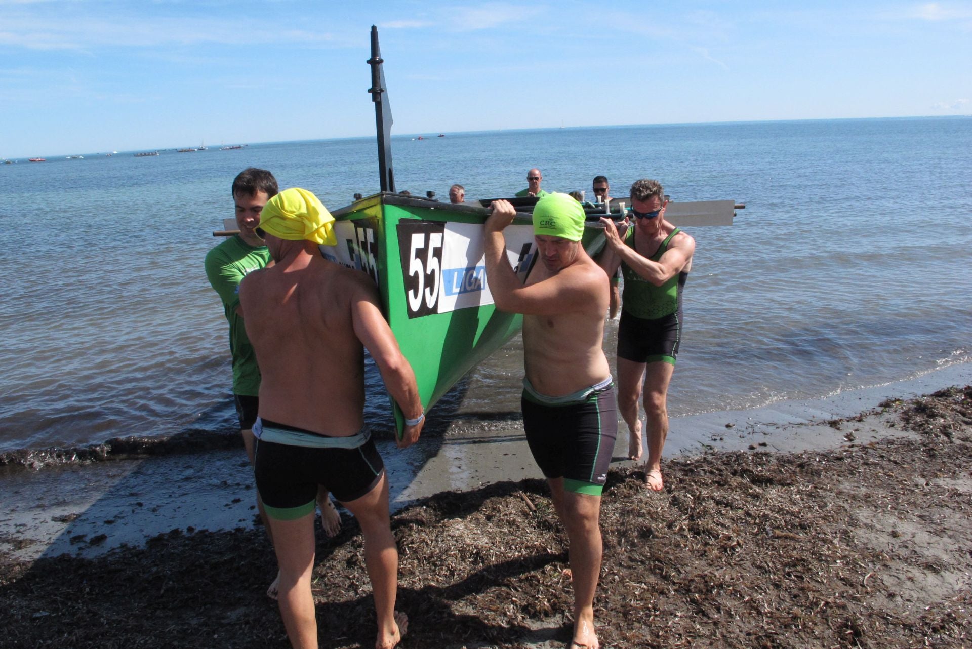 Dénia celebra la novena regata de la Liga Suma de remo de banco fijo