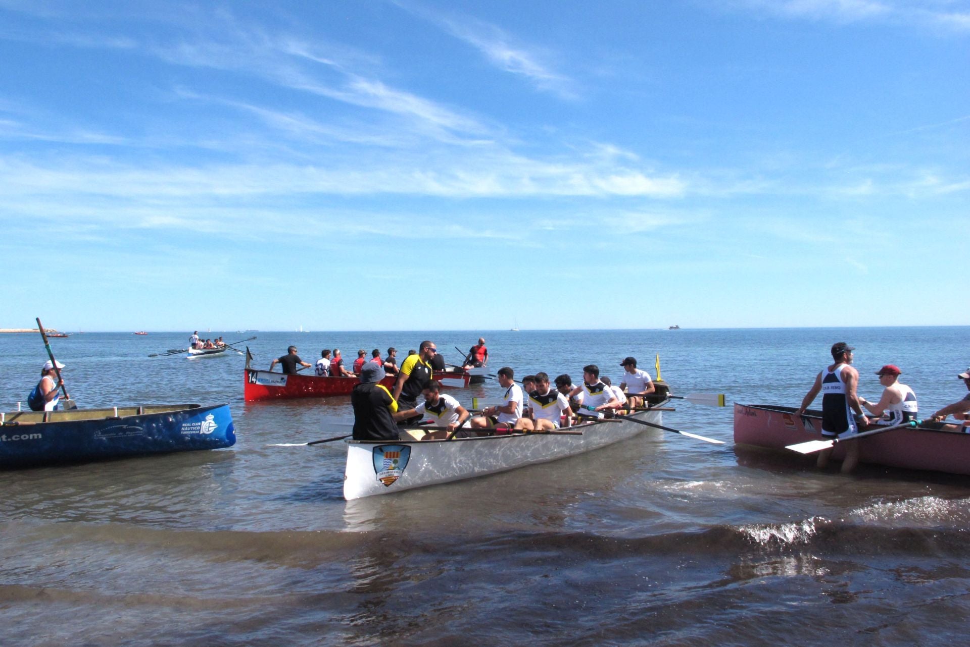 Dénia celebra la novena regata de la Liga Suma de remo de banco fijo