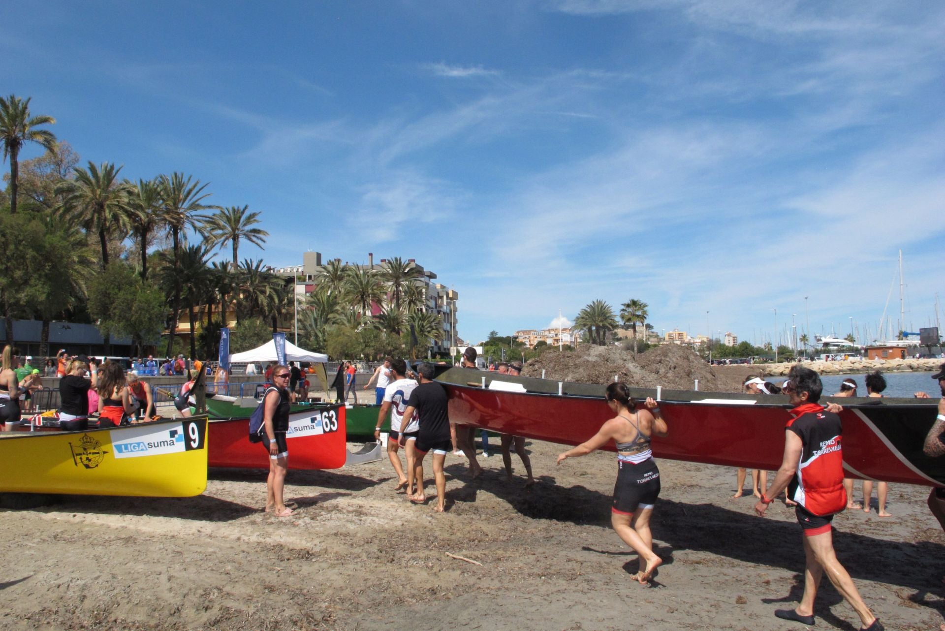 Dénia celebra la novena regata de la Liga Suma de remo de banco fijo