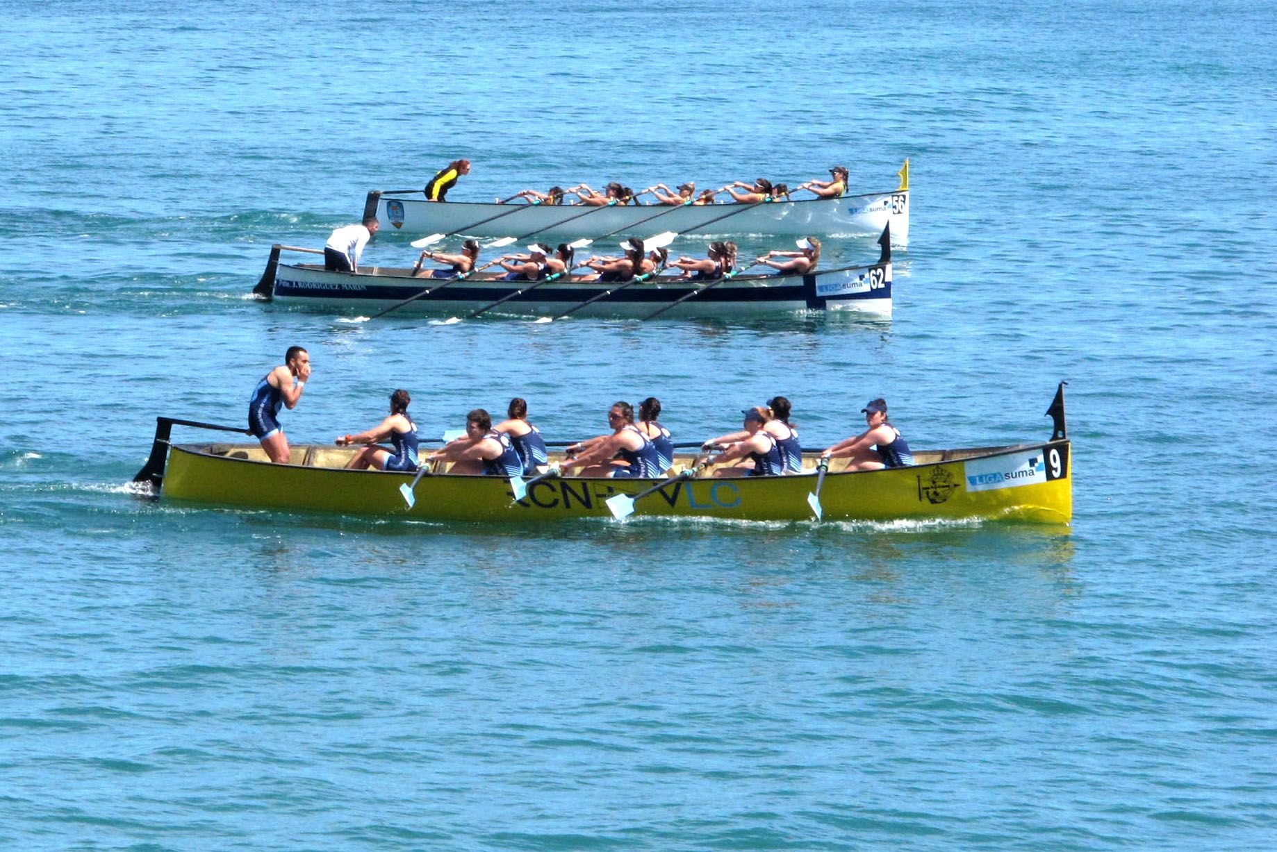 Dénia celebra la novena regata de la Liga Suma de remo de banco fijo