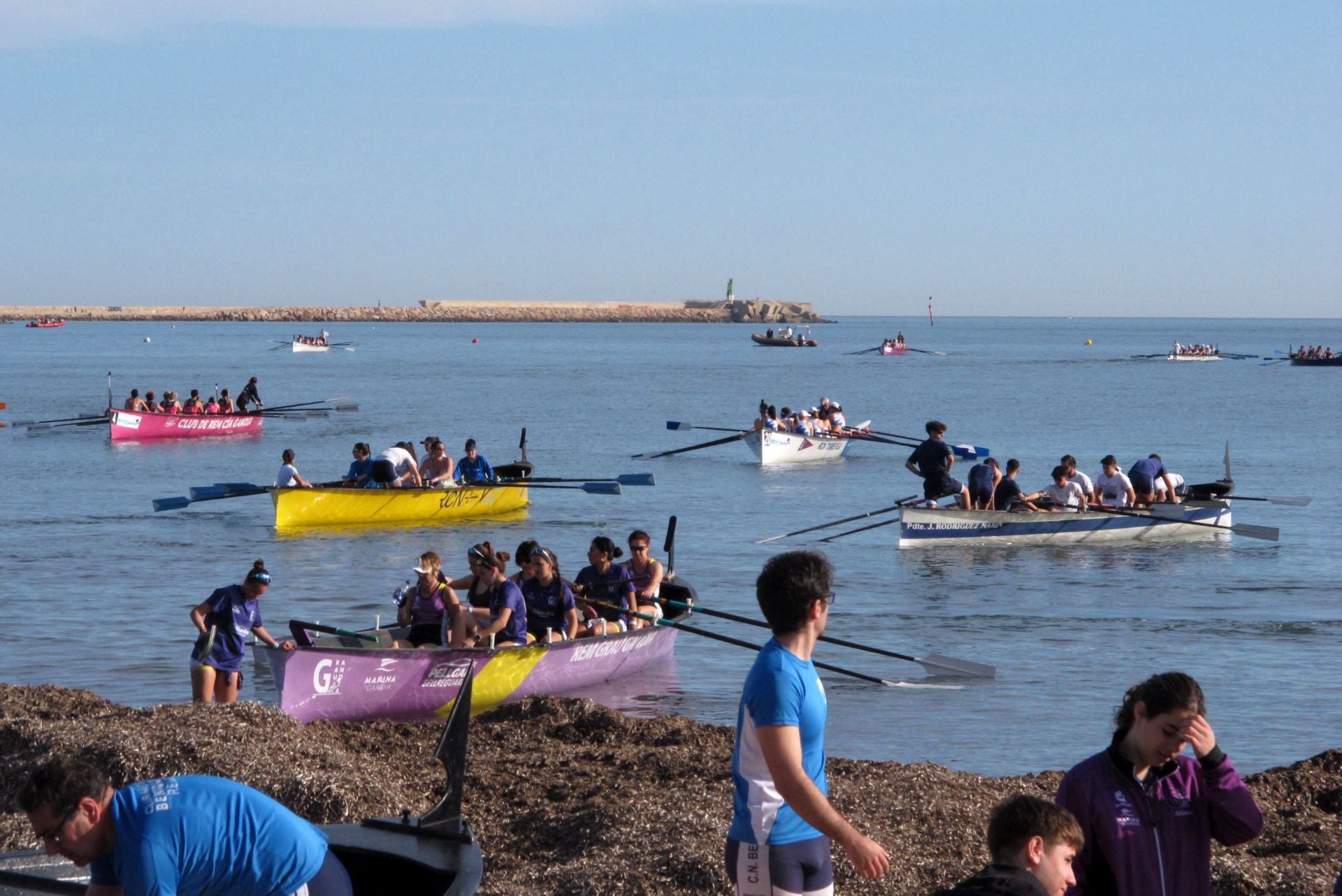 Dénia celebra la novena regata de la Liga Suma de remo de banco fijo