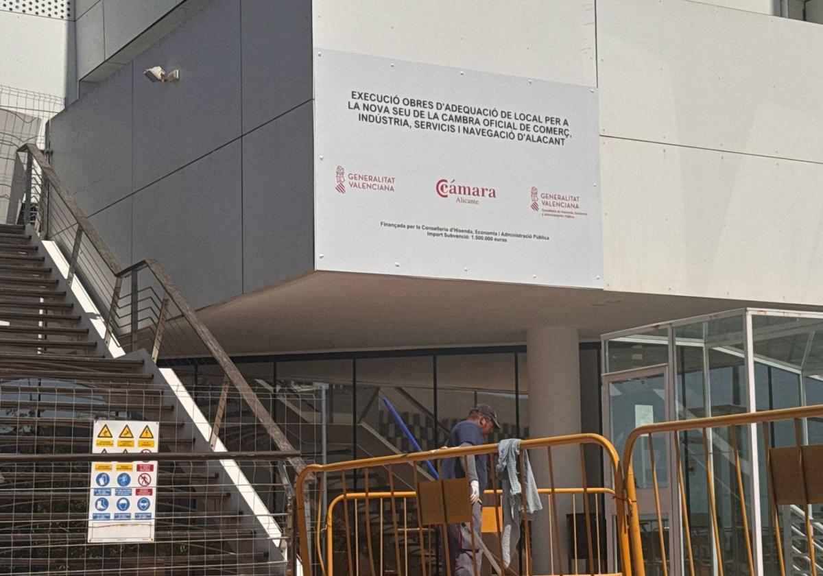 La Cámara de Alicante defiende la legalidad de su nueva sede en el puerto