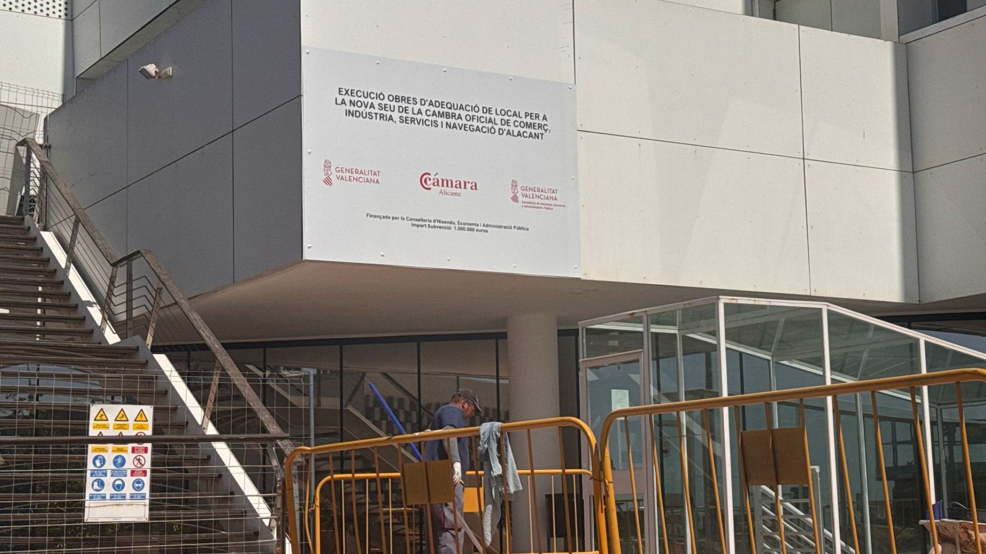 The Alicante Chamber defends the legality of its new headquarters at the port