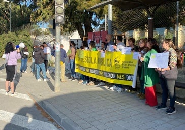 Las familias de La Cañada del Fenollar denuncian el enésimo retraso en el inicio de las obras del colegio