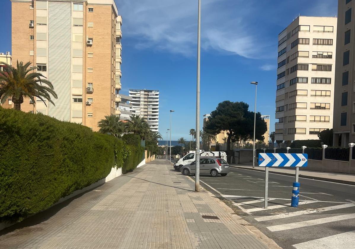 Calle Cataluña en la Playa de San Juan de Alicante.