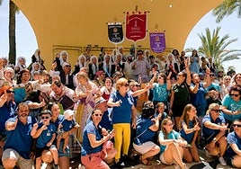 Florida Portazgo recogió el primer premio de las Hogueras 2024.