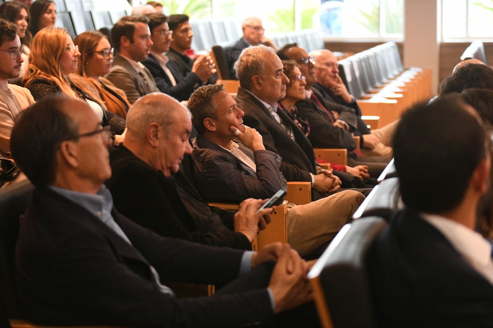 Los retos de la economía de la Comunitat, a debate en la sede de Elche de Grupo Soledad