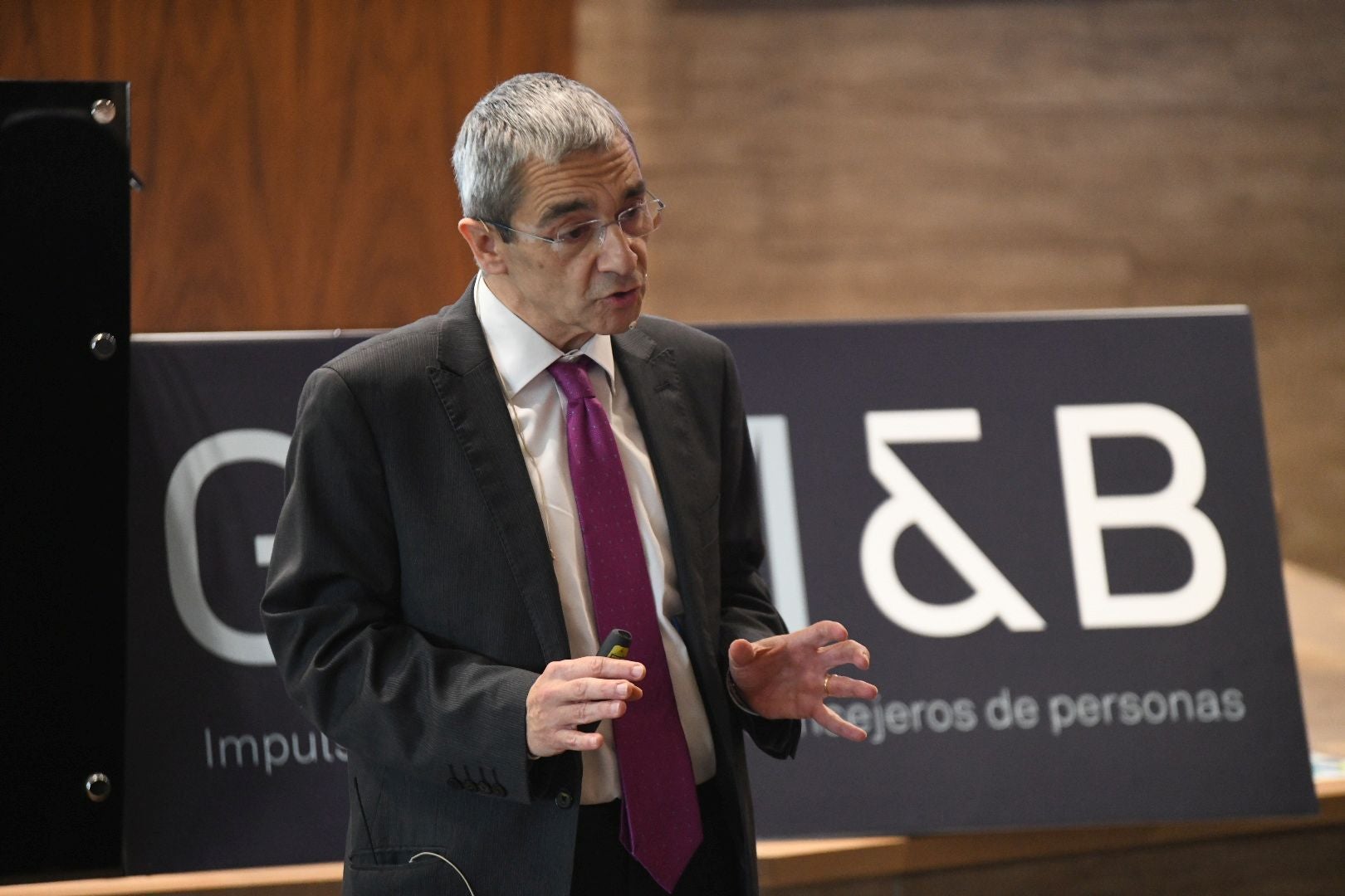 Los retos de la economía de la Comunitat, a debate en la sede de Elche de Grupo Soledad