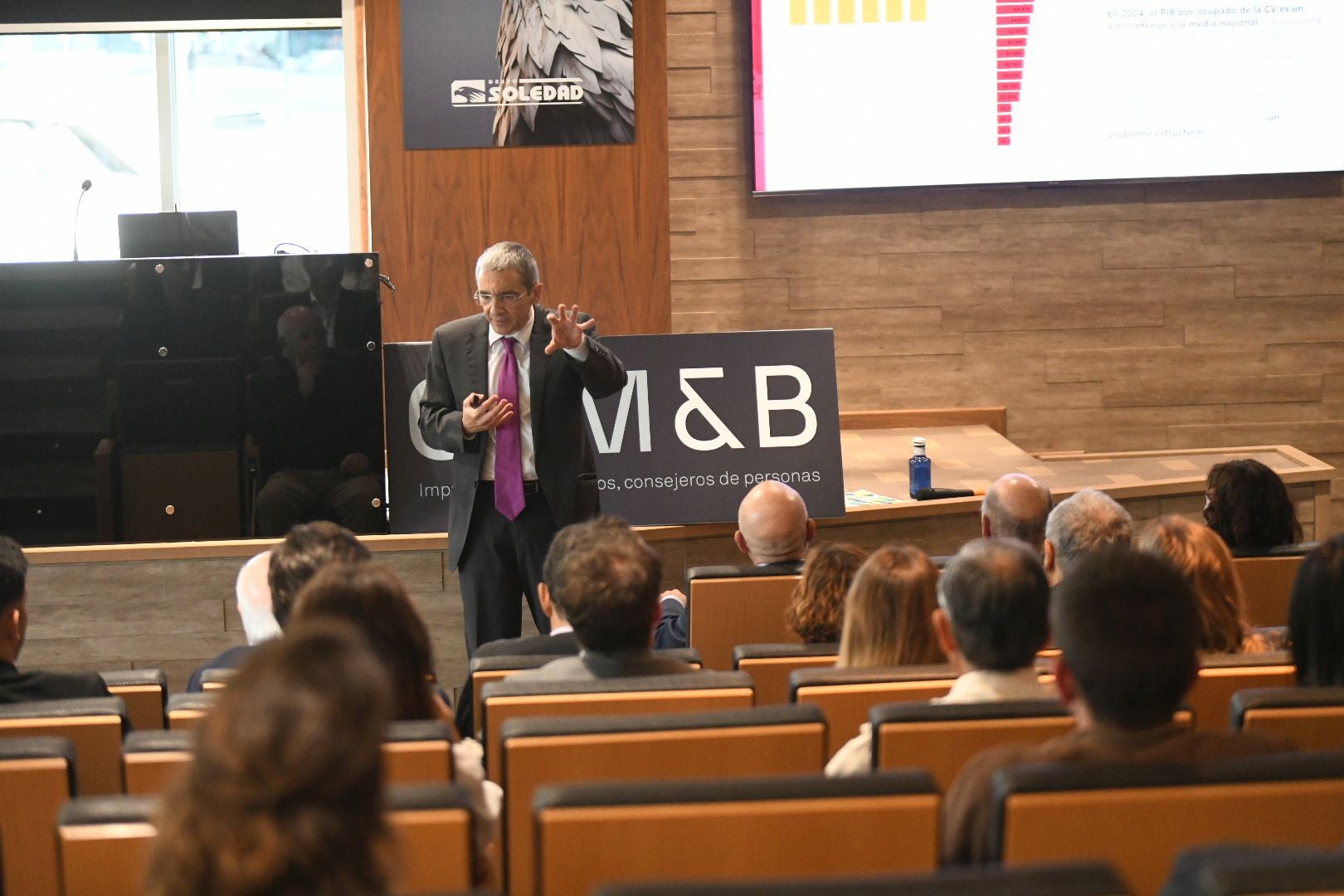 Los retos de la economía de la Comunitat, a debate en la sede de Elche de Grupo Soledad