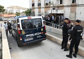 Ejecutan el desahucio de una pareja vulnerable en la Zona Norte de Alicante