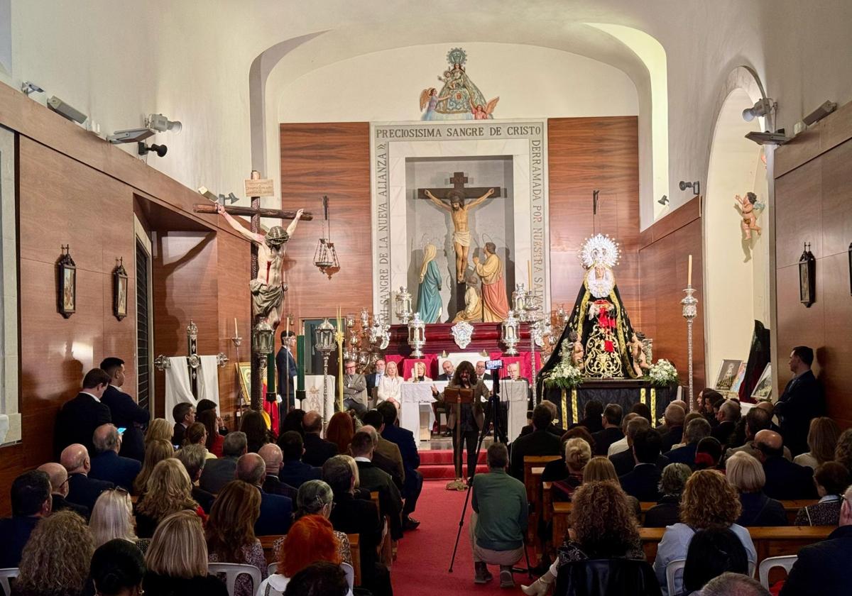 'La Marinera' de Alicante vive su primer acto de la Semana Santa ya coronada