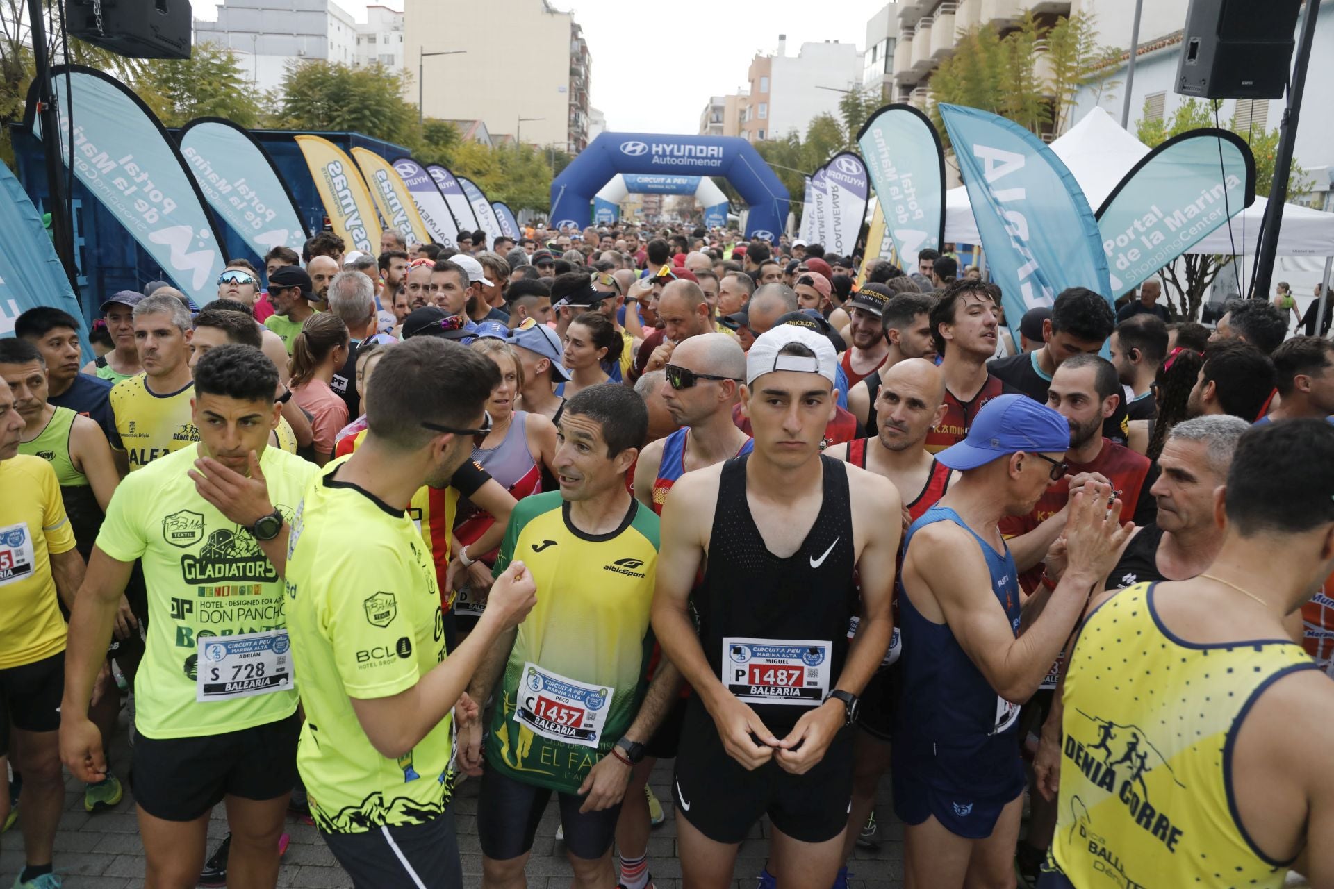 Búscate en las fotos de la Volta a Peu de Dénia