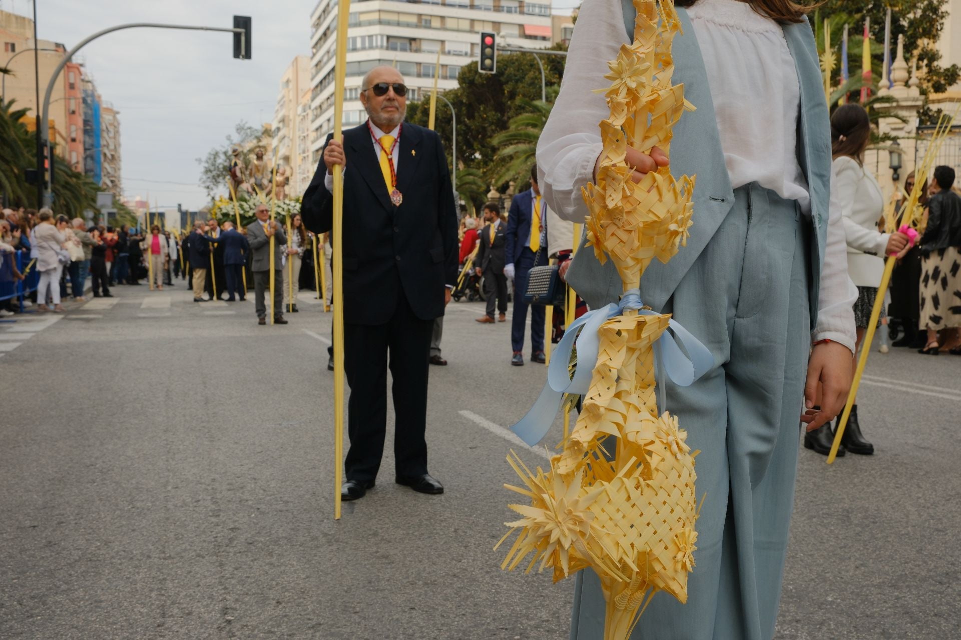 &#039;La Burrita&#039; procesiona por las calles de Alicante e inaugura la Semana Santa