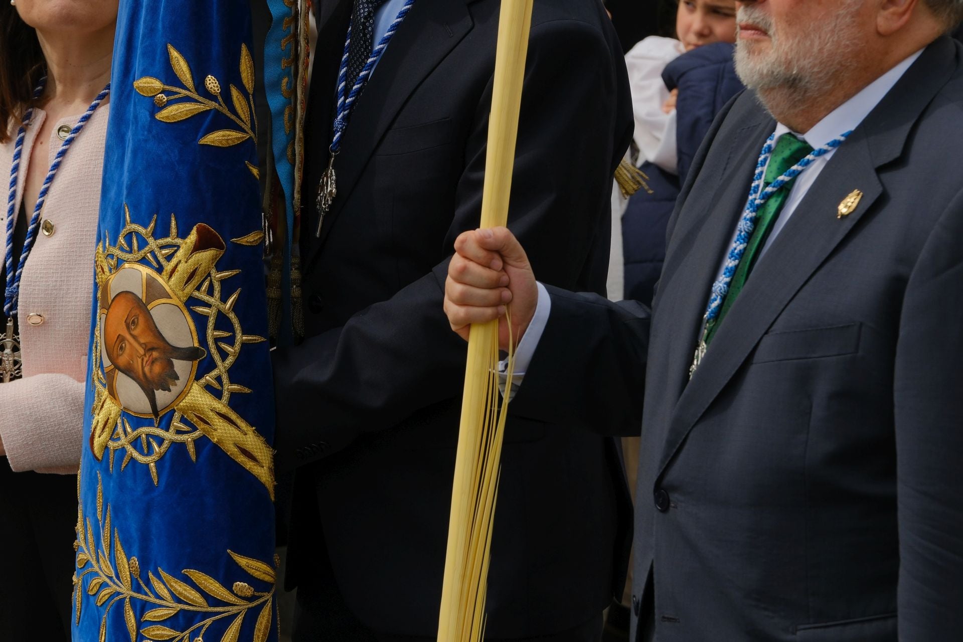 &#039;La Burrita&#039; procesiona por las calles de Alicante e inaugura la Semana Santa