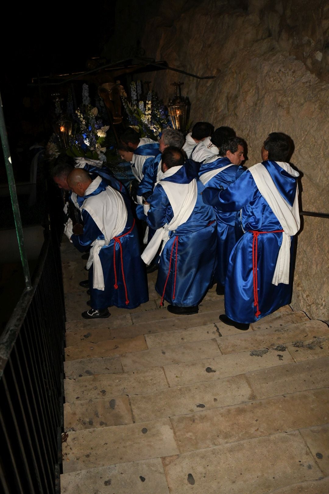 La espectacular salida de El Morenet emociona a Alicante y elude la lluvia