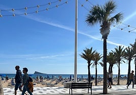 Imagen del paseo de Levante de Benidorm en la mañana de este lunes