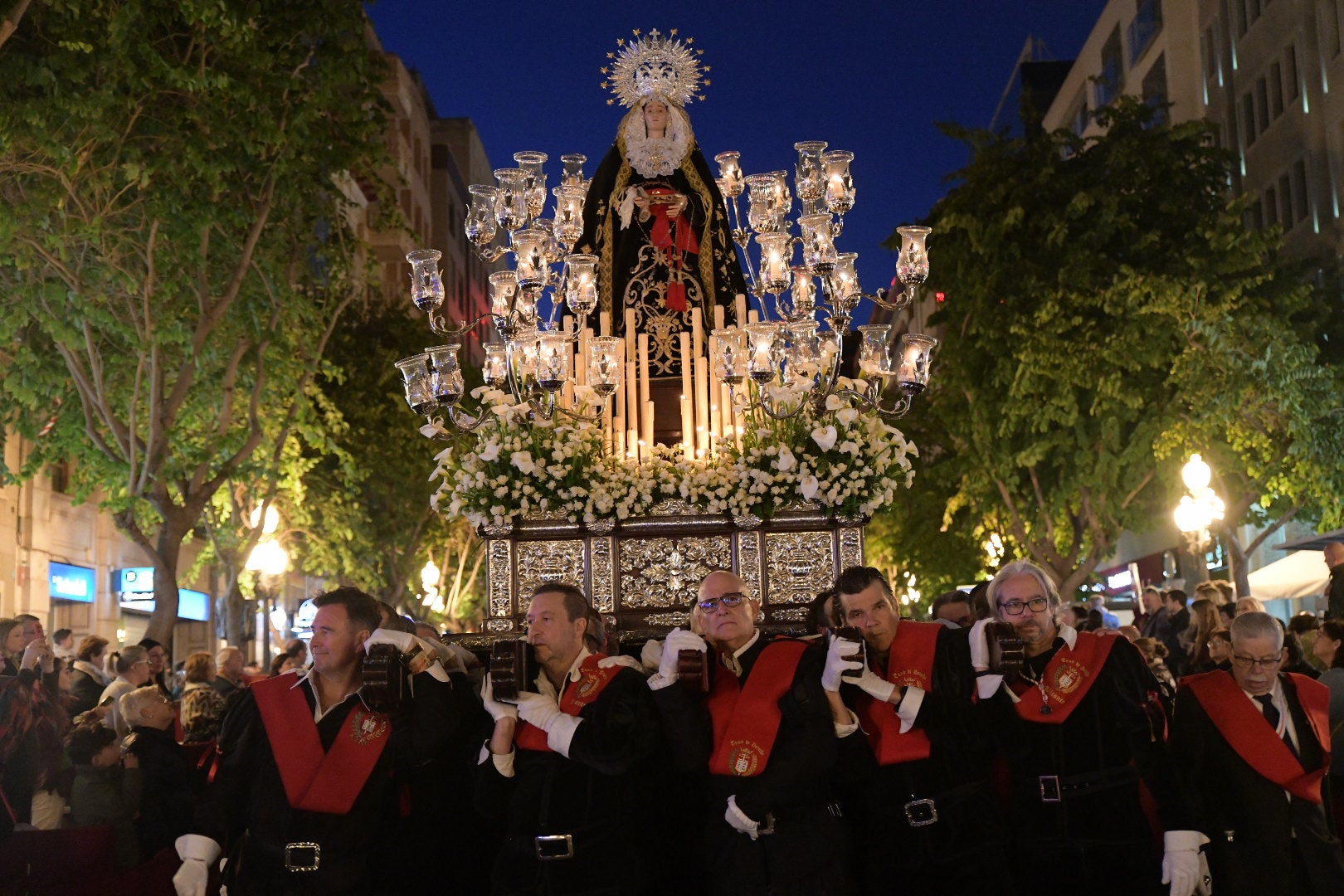 &#039;La Marinera&#039; conmociona a Alicante en el Miércoles Santo