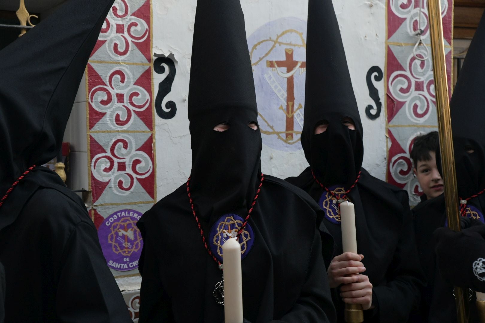 Alicante, a los pies de la procesión de Santa Cruz