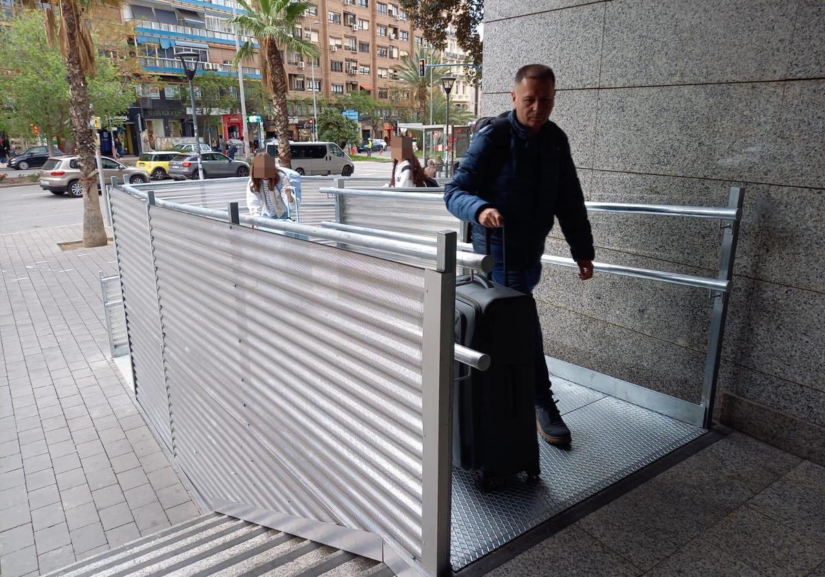 Nuevos accesos a la estación de tren de Alicante a causa de las obras del Tram