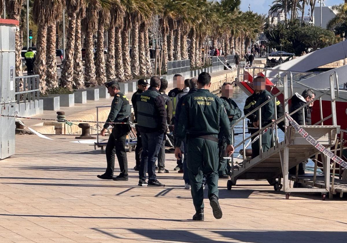 Dispositivo policial por el hallazgo del cadáver de un desaparecido en el Puerto de Alicante,