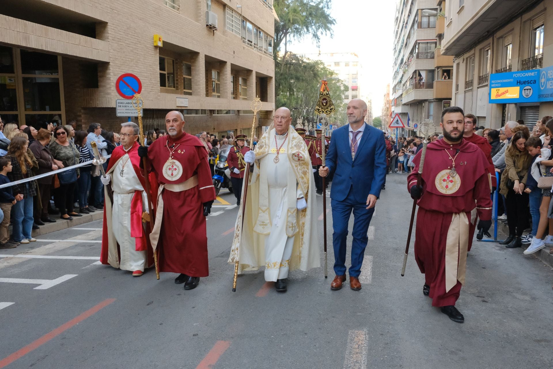 El paso más grande de España emociona a la Semana Santa de Alicante