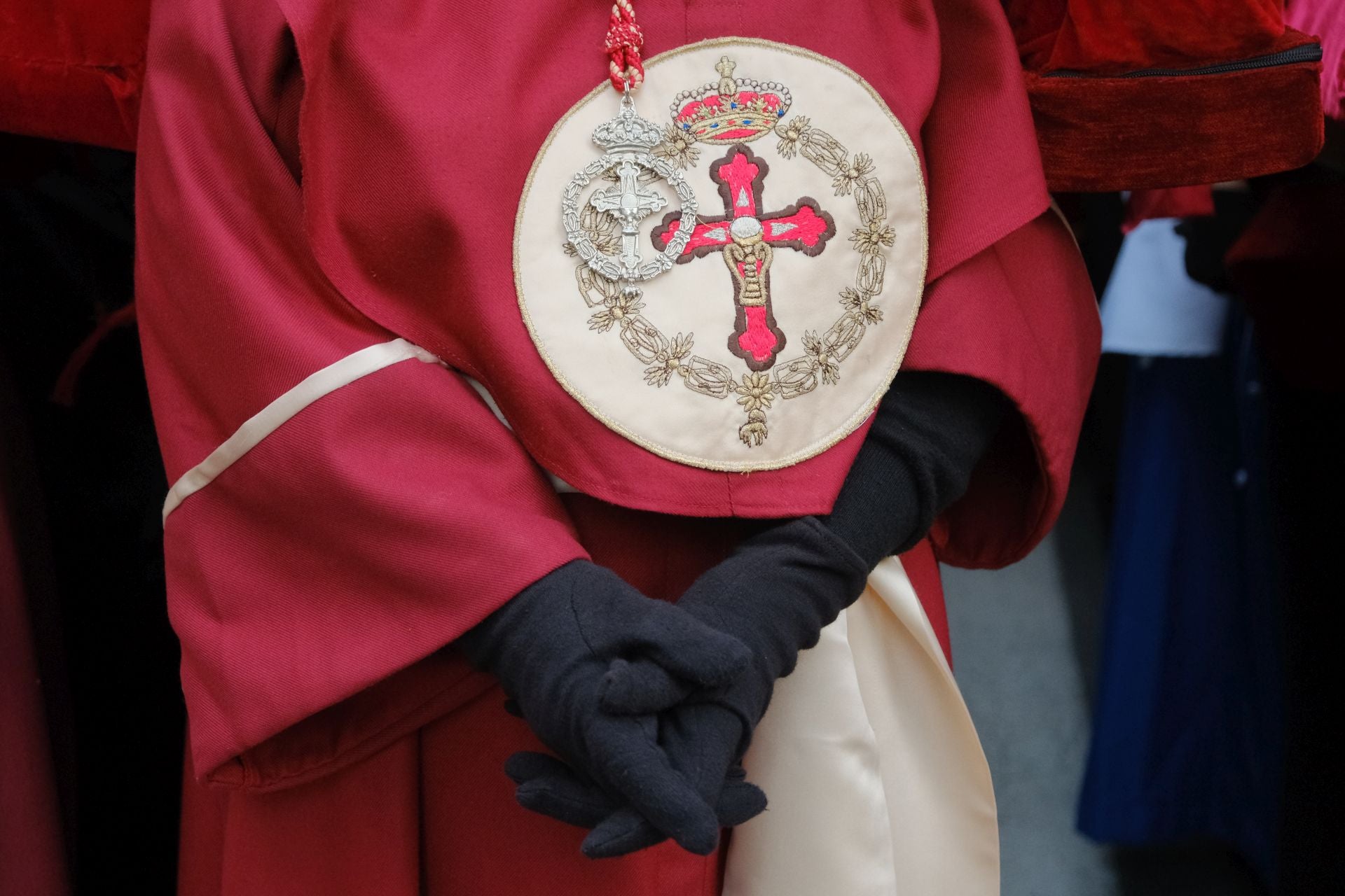 El paso más grande de España emociona a la Semana Santa de Alicante