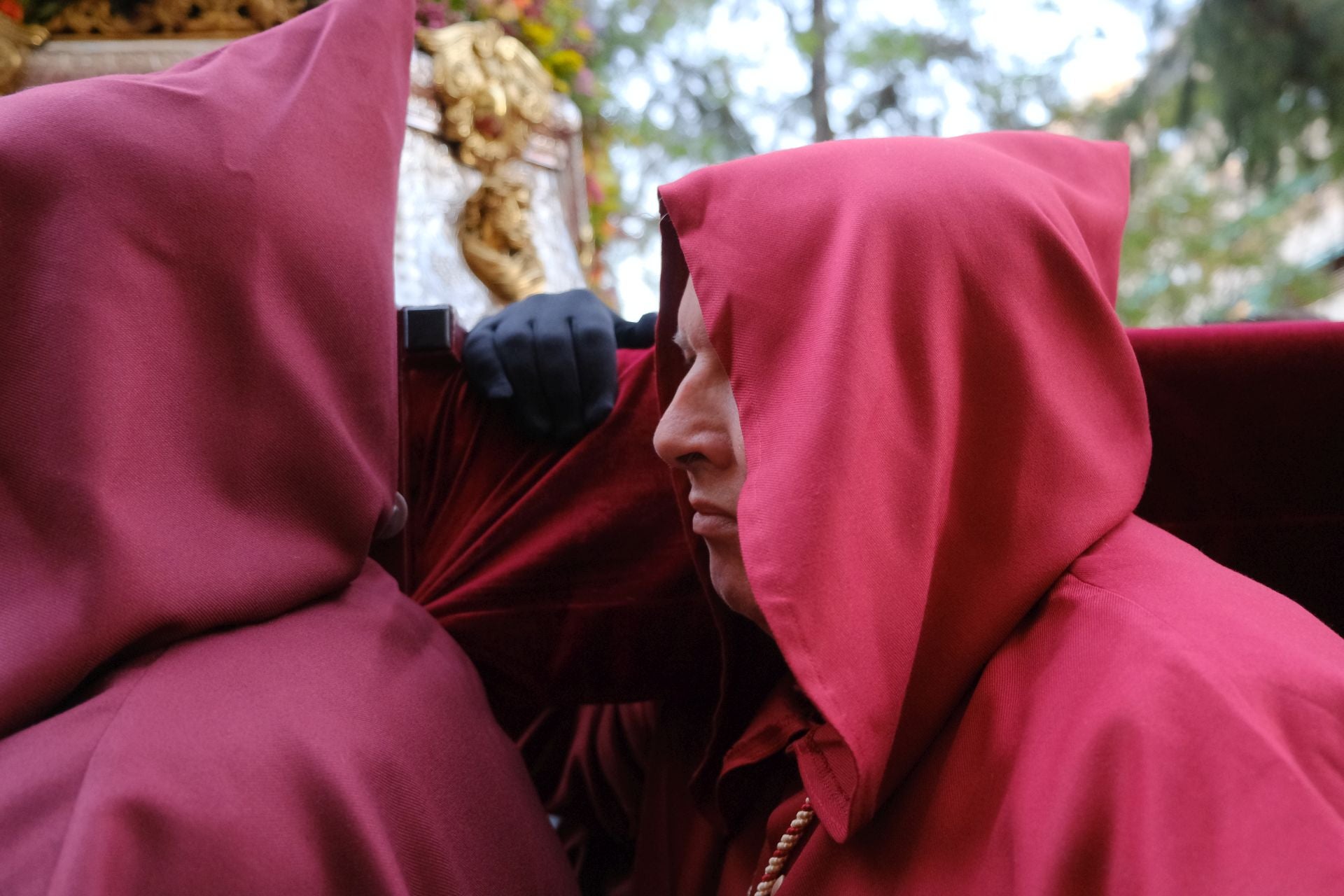 El paso más grande de España emociona a la Semana Santa de Alicante