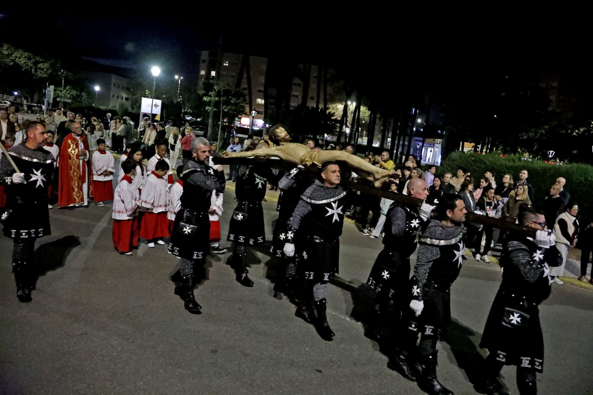 Dénia se rinde ante los pasos de la Semana Santa