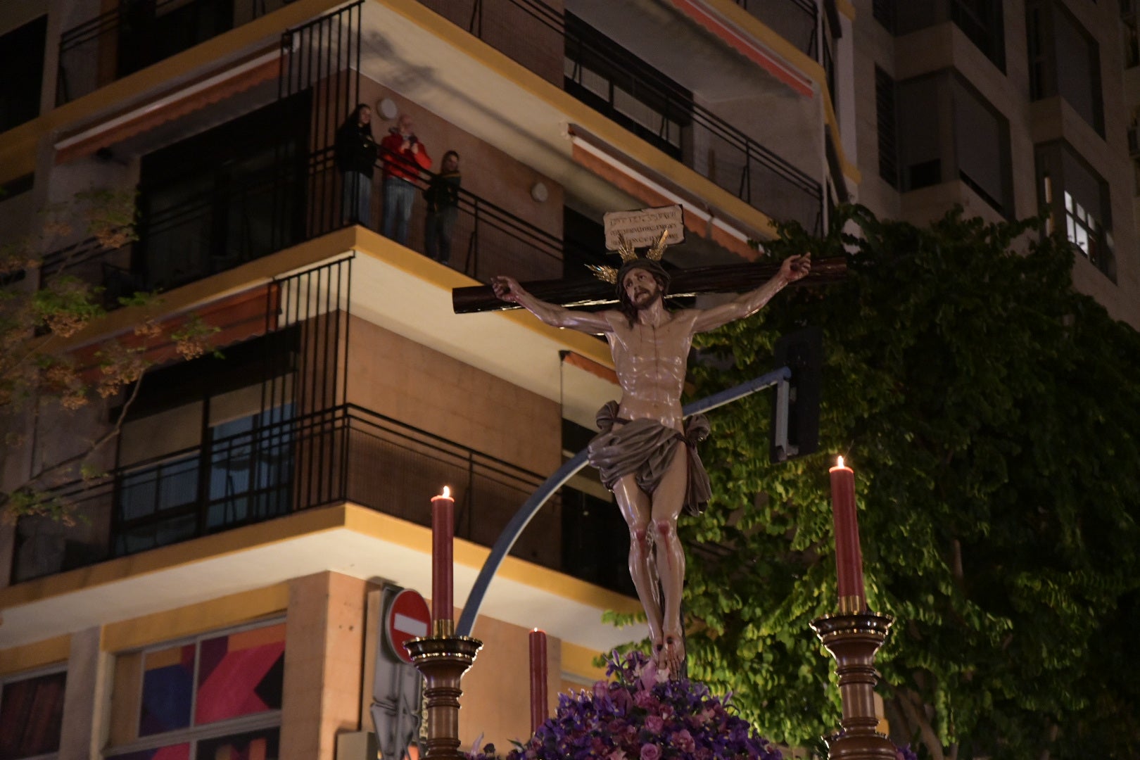 La Procesión del Santo Entierro conmueve en su recorrido por Alicante