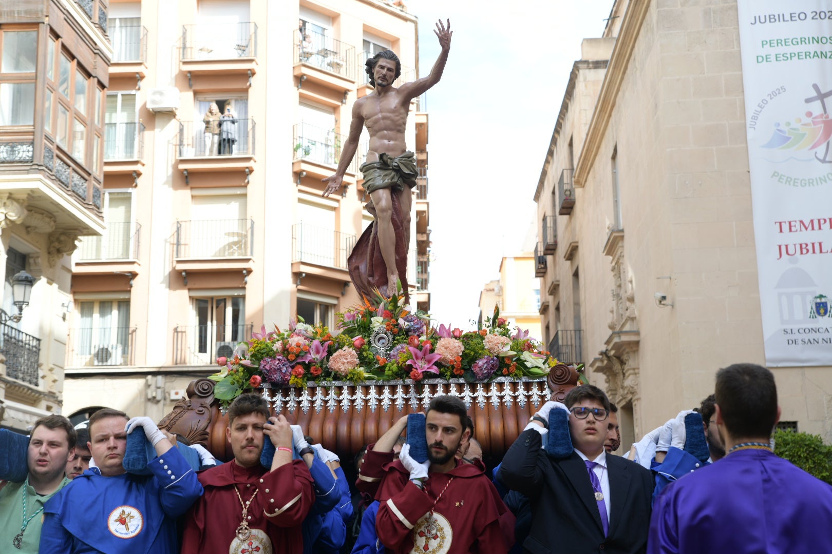 La Virgen de la Alegría y el Cristo Resucitado se encuentran en la plaza del Ayuntamiento de Alicante
