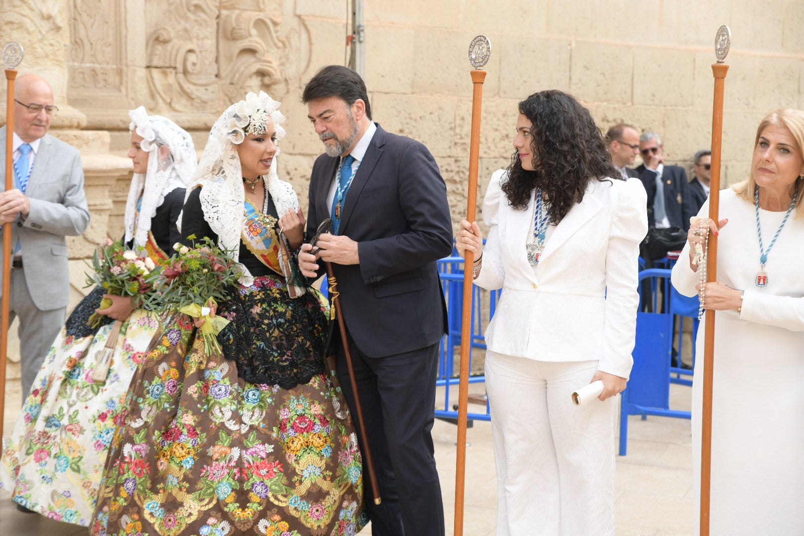 La Virgen de la Alegría y el Cristo Resucitado se encuentran en la plaza del Ayuntamiento de Alicante