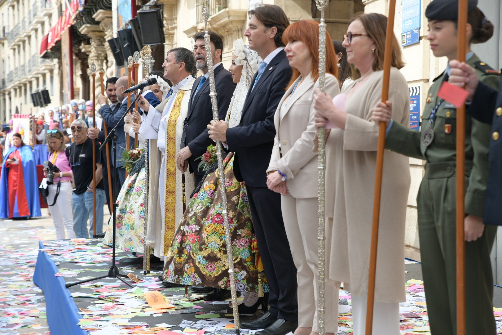 La Virgen de la Alegría y el Cristo Resucitado se encuentran en la plaza del Ayuntamiento de Alicante