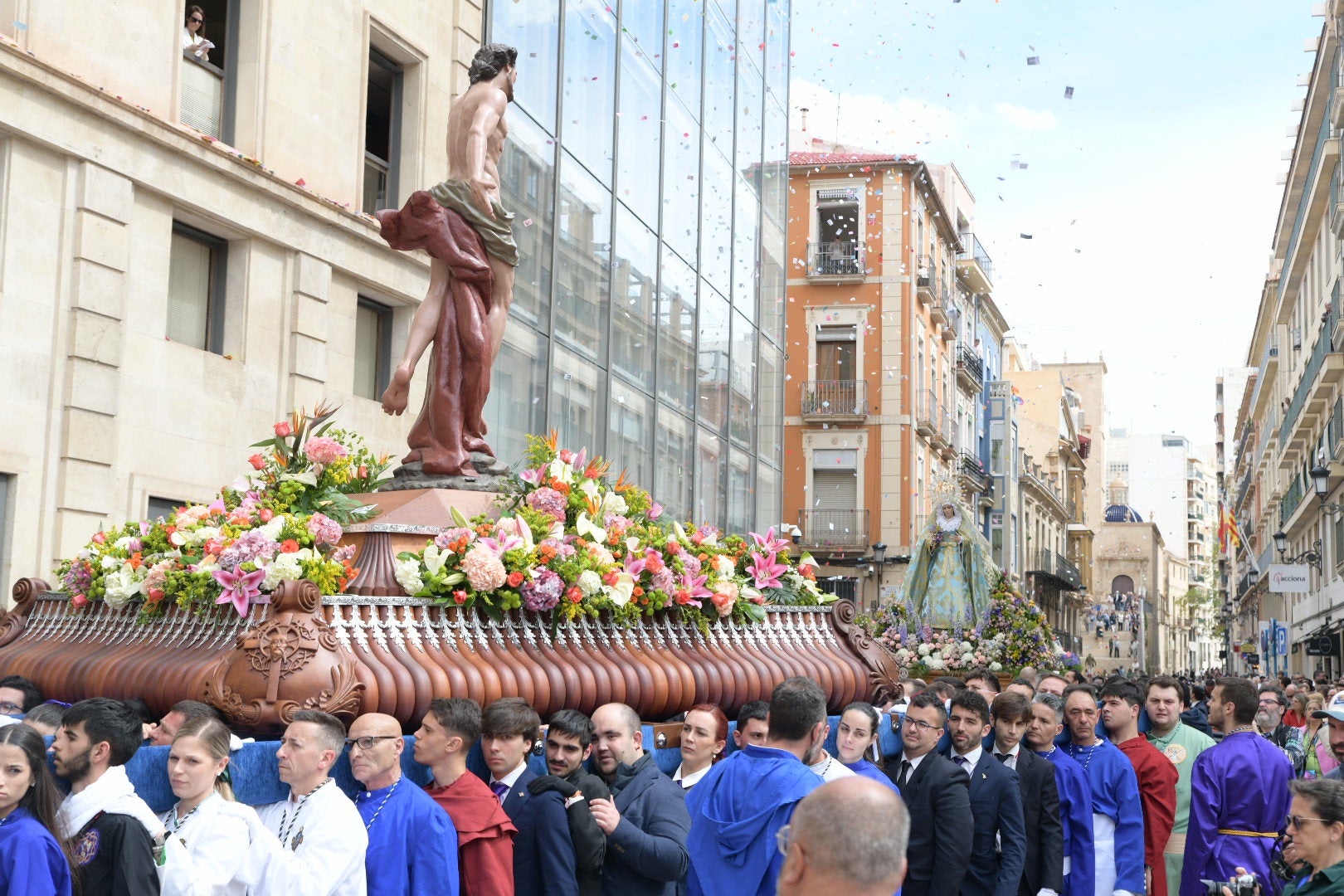 La Virgen de la Alegría y el Cristo Resucitado se encuentran en la plaza del Ayuntamiento de Alicante