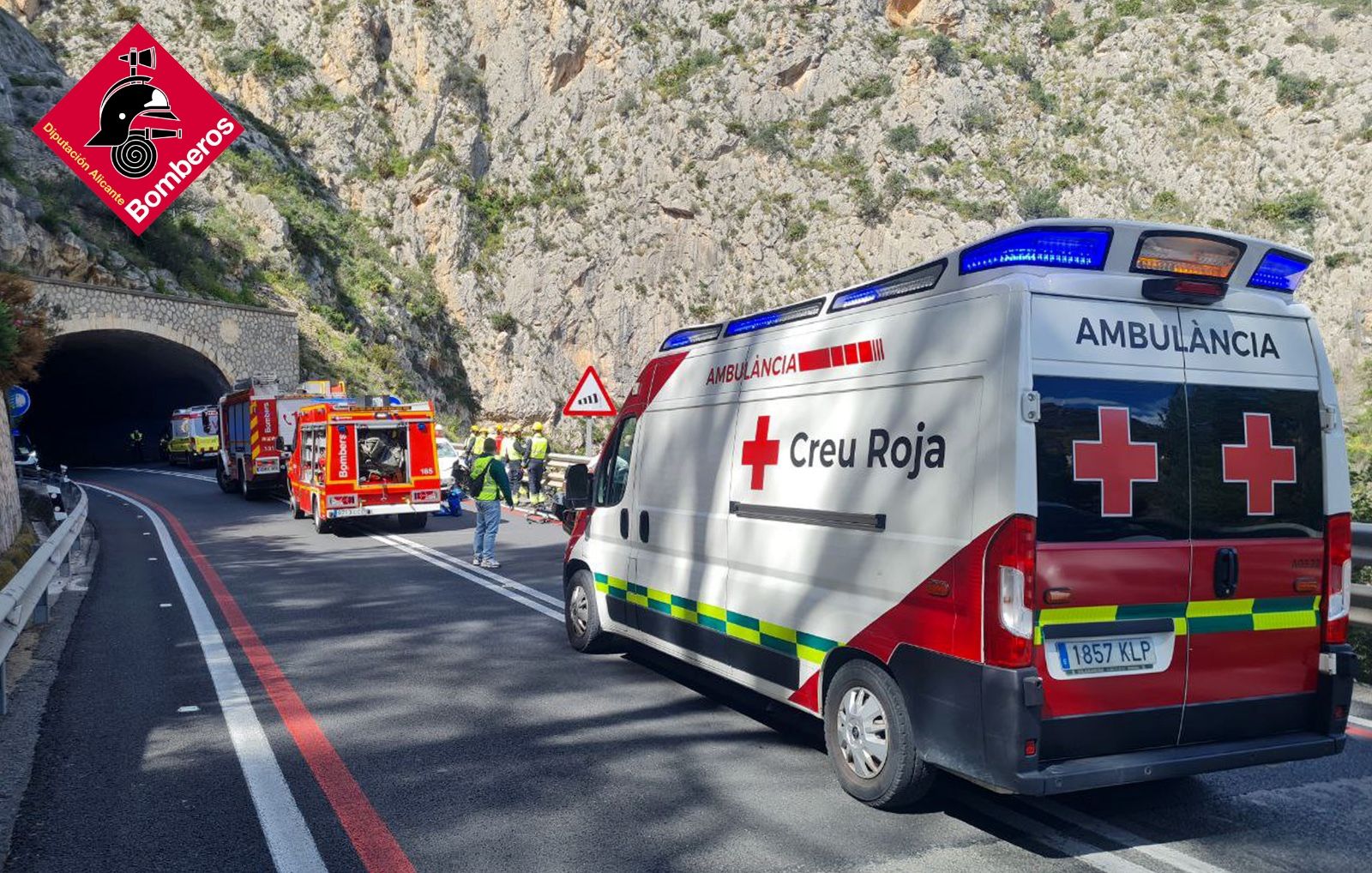 Las impactantes imágenes tras el atropello mortal a un grupo de ciclistas en la provincia de Alicante