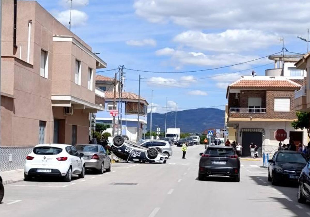 Brutal Collision in Alicante Municipality: Local Police Car Overturns in Traffic Accident