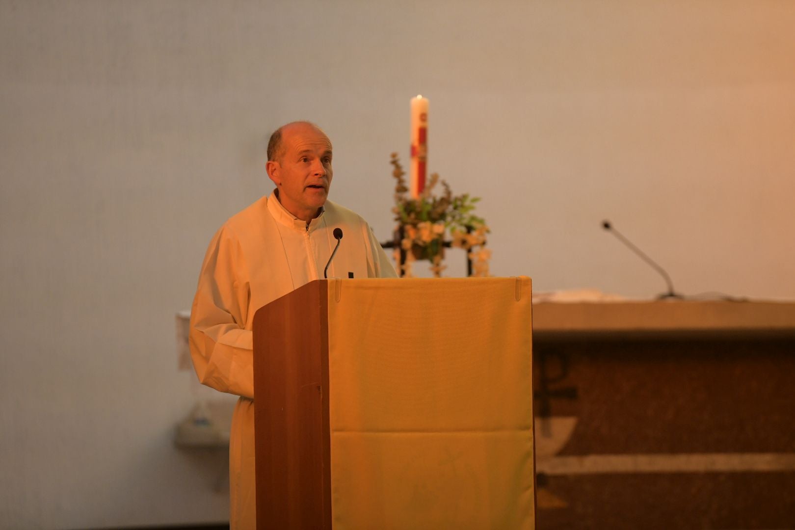 Los jesuitas de Alicante rezan por su hermano Francisco