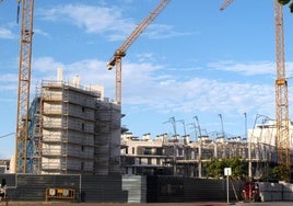 Viviendas en construcción en Dénia.