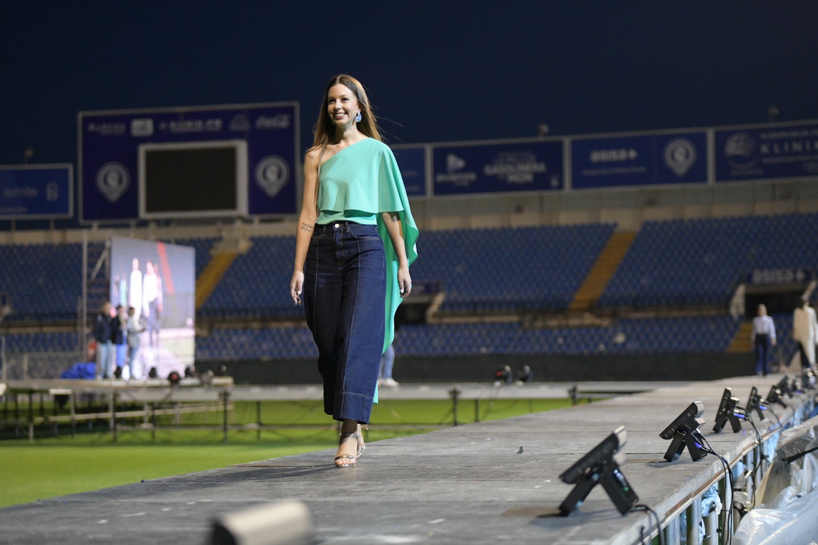 Las candidatas a bellea del foc de Alicante ensayan en la pasarela del Rico Pérez