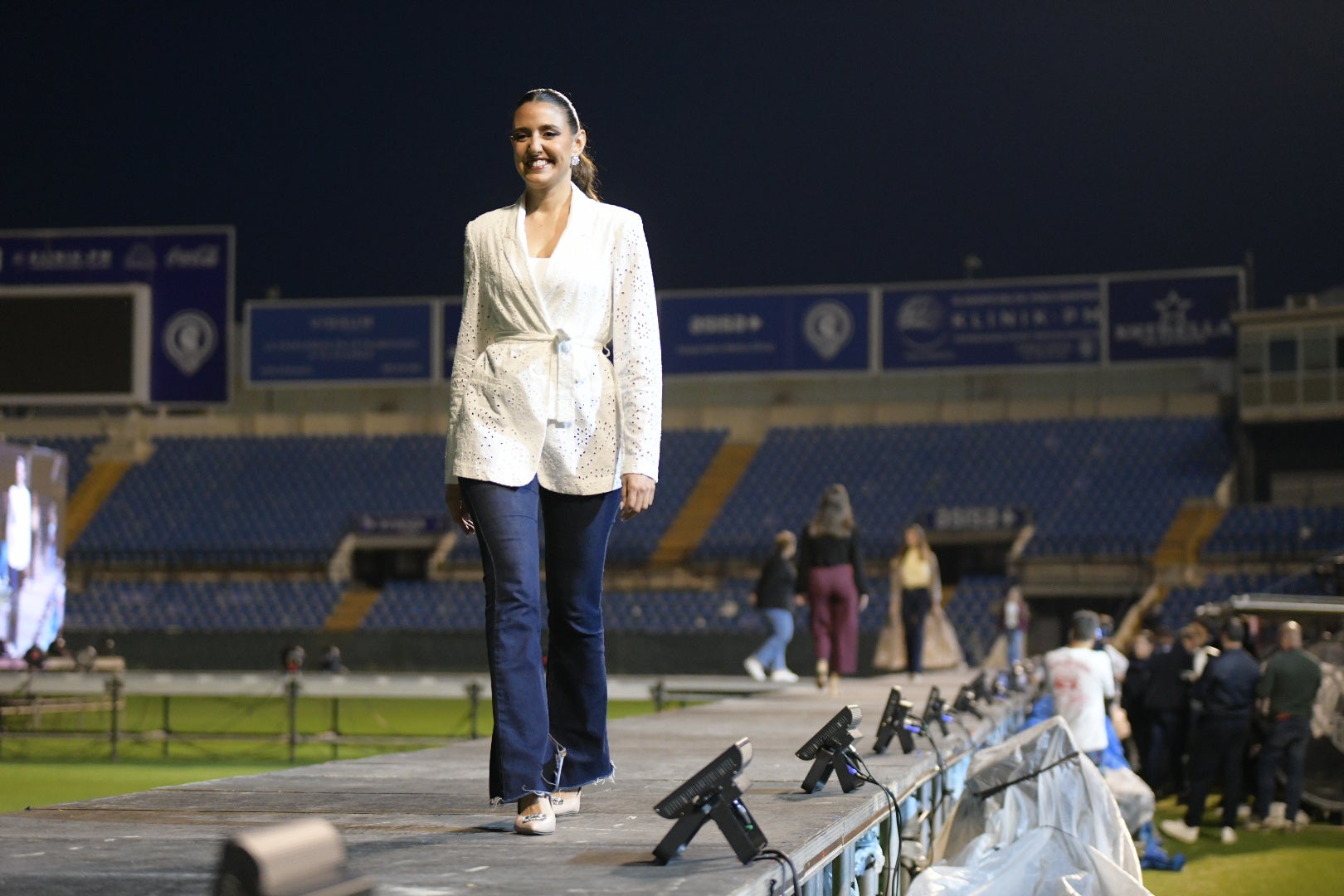 Las candidatas a bellea del foc de Alicante ensayan en la pasarela del Rico Pérez