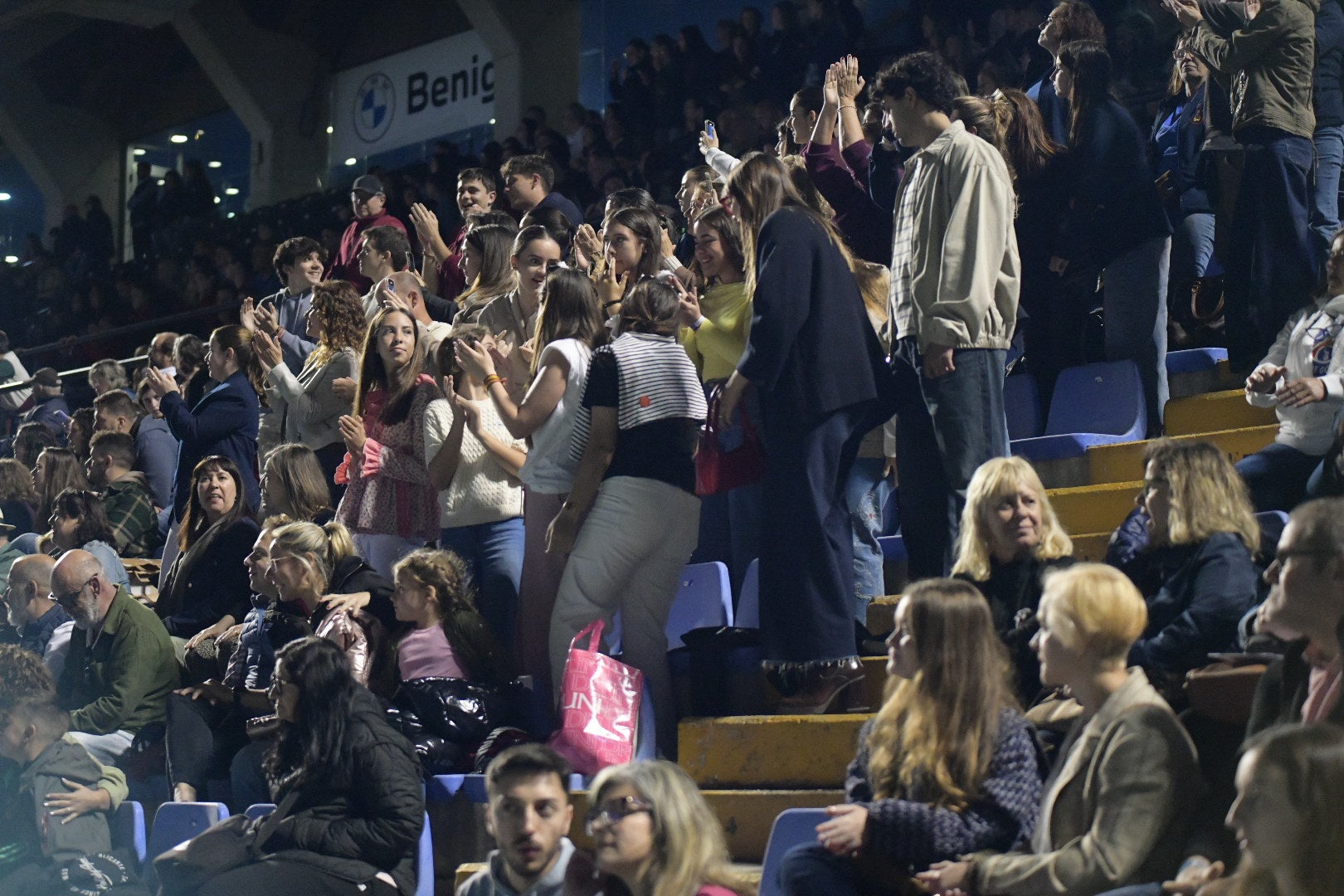 Las candidatas a bellea del foc de Alicante ensayan en la pasarela del Rico Pérez