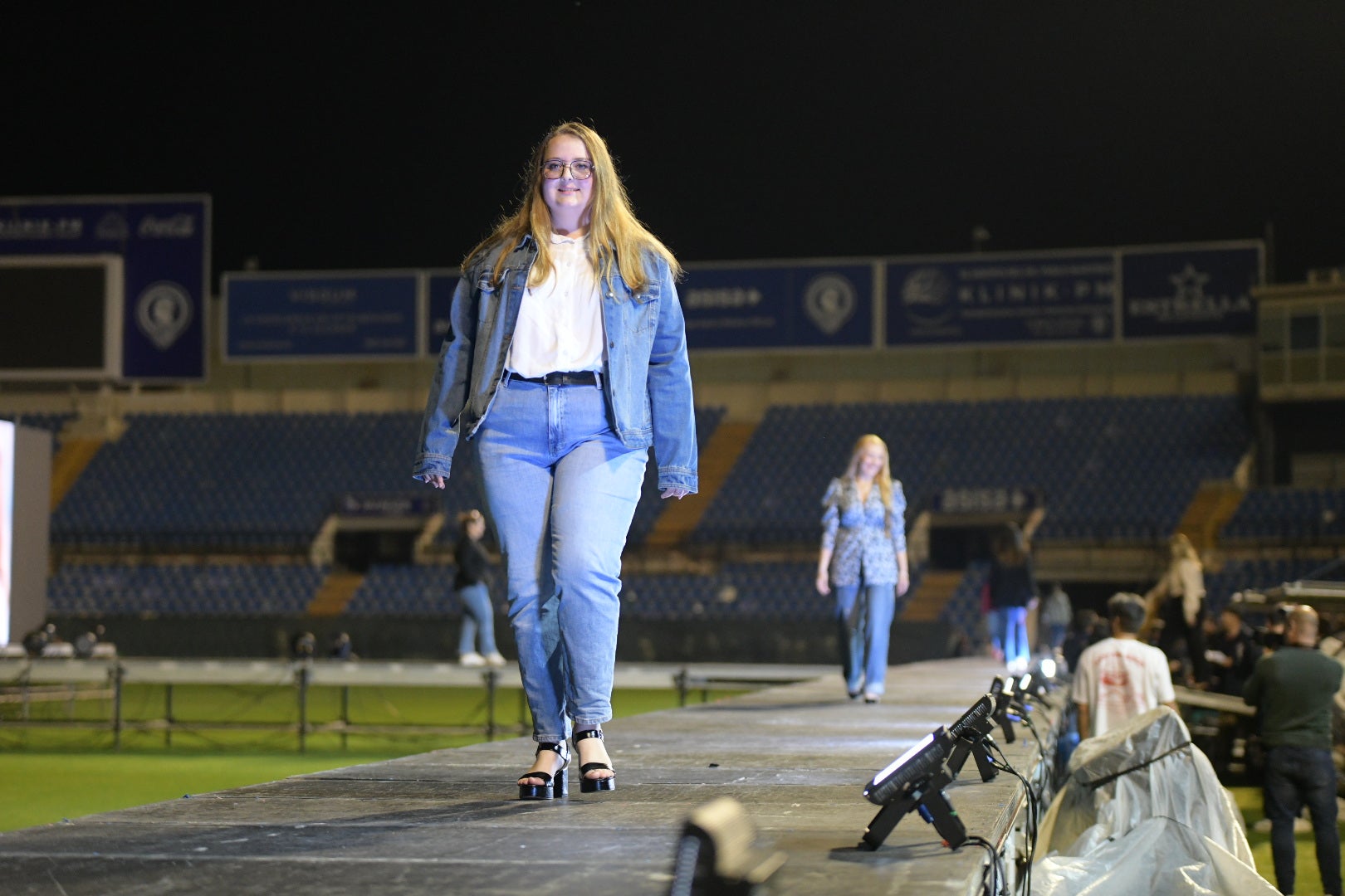 Las candidatas a bellea del foc de Alicante ensayan en la pasarela del Rico Pérez
