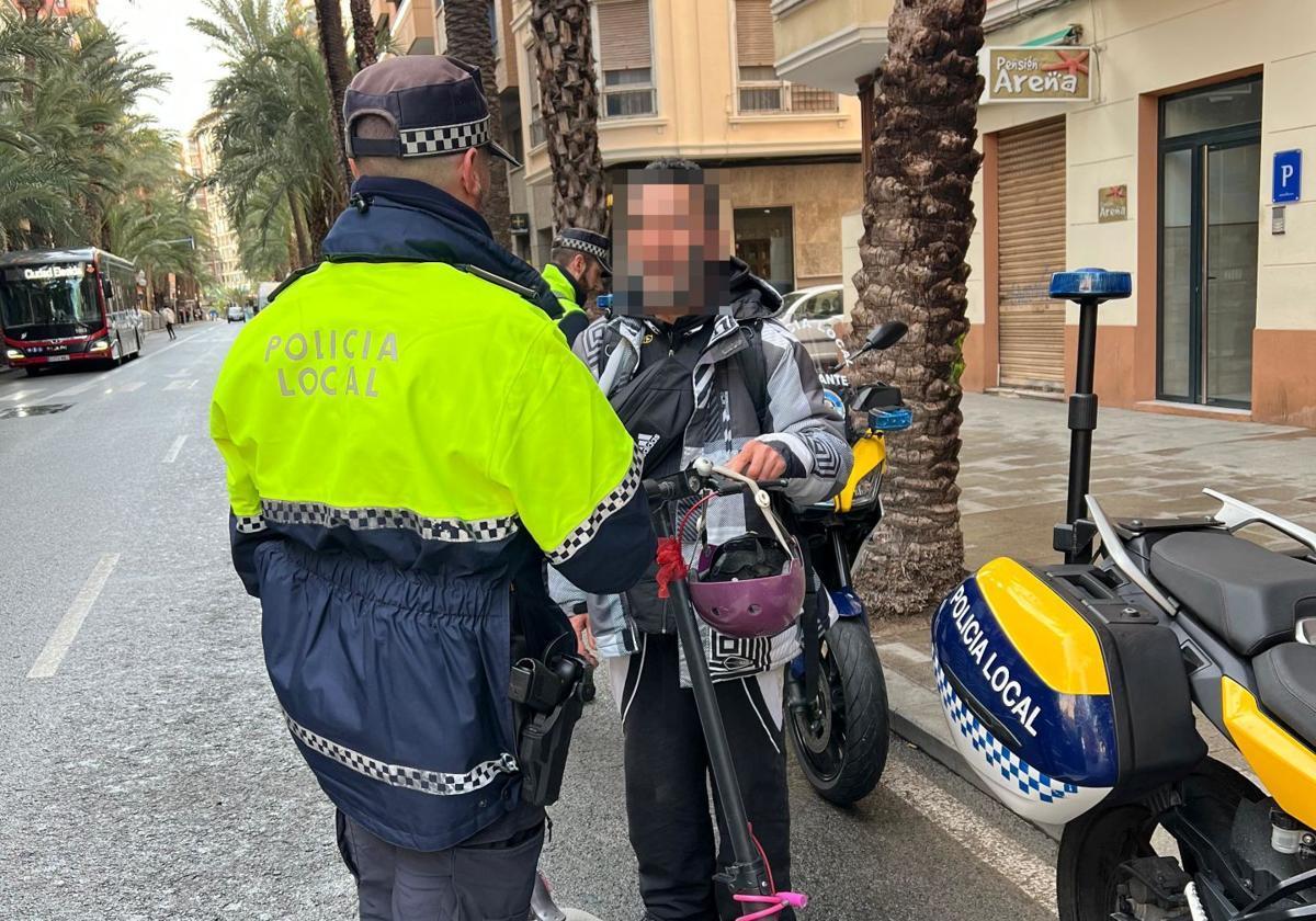 Batida contra los patinetes en Alicante: 15 multas al día