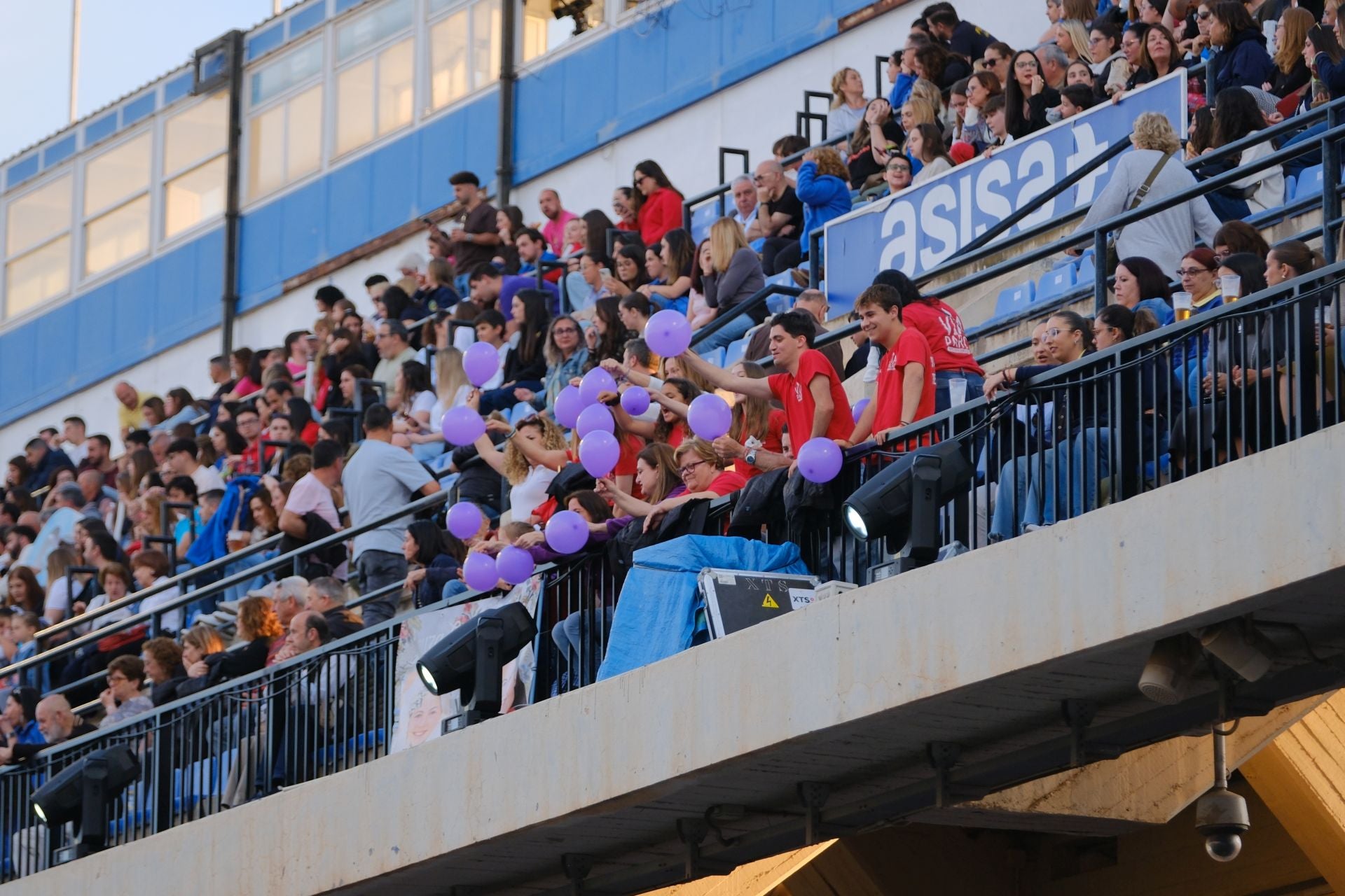 Las candidatas infantiles estrenan la pasarela en el Rico Pérez