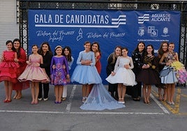 Photocall de las candidatas infantiles con los vestidos de gala